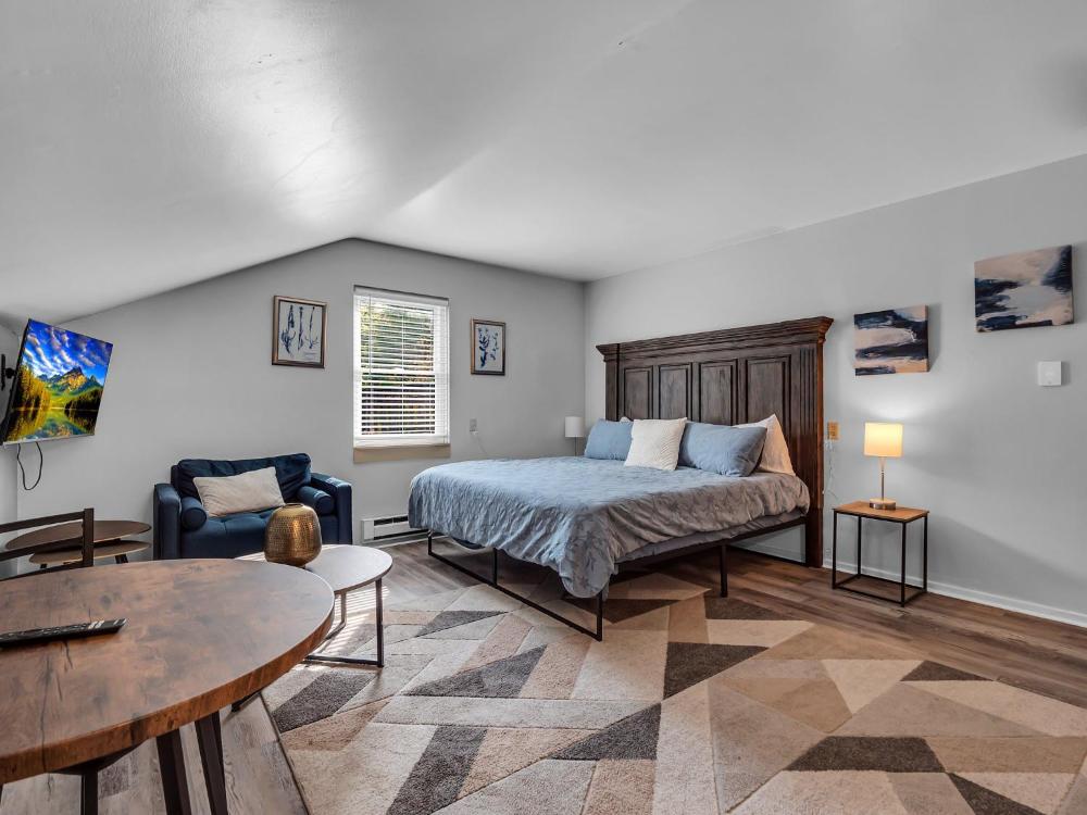 Timberline Lodge, Downtown Ellicottville - Near Ski Resort